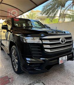 تۆیۆتا لاند کروزەر